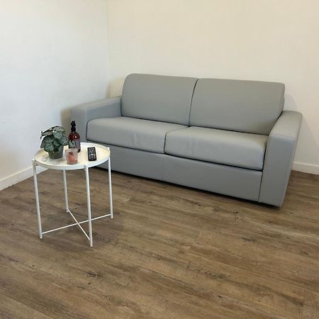 Superbe Studio Meuble Avec Parking Maubeuge Buitenkant foto
